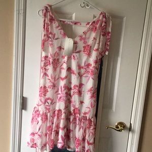 Fun flirty dress, chiffon like material over nylon